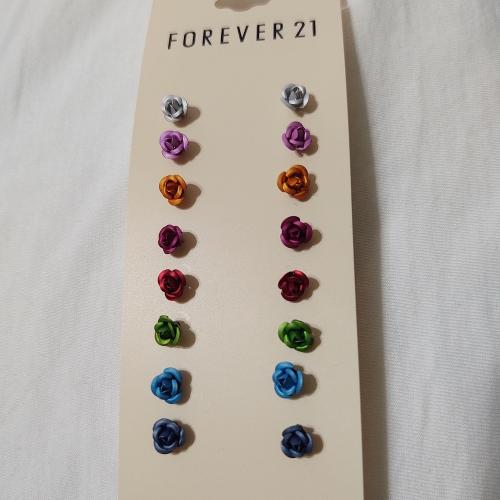 FOREVER 21 ROSE STUD EARRINGS